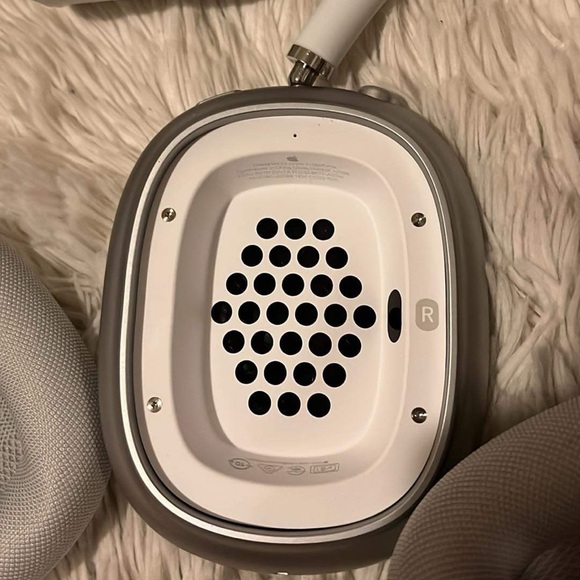 AirPod Max - Picture 2 of 5